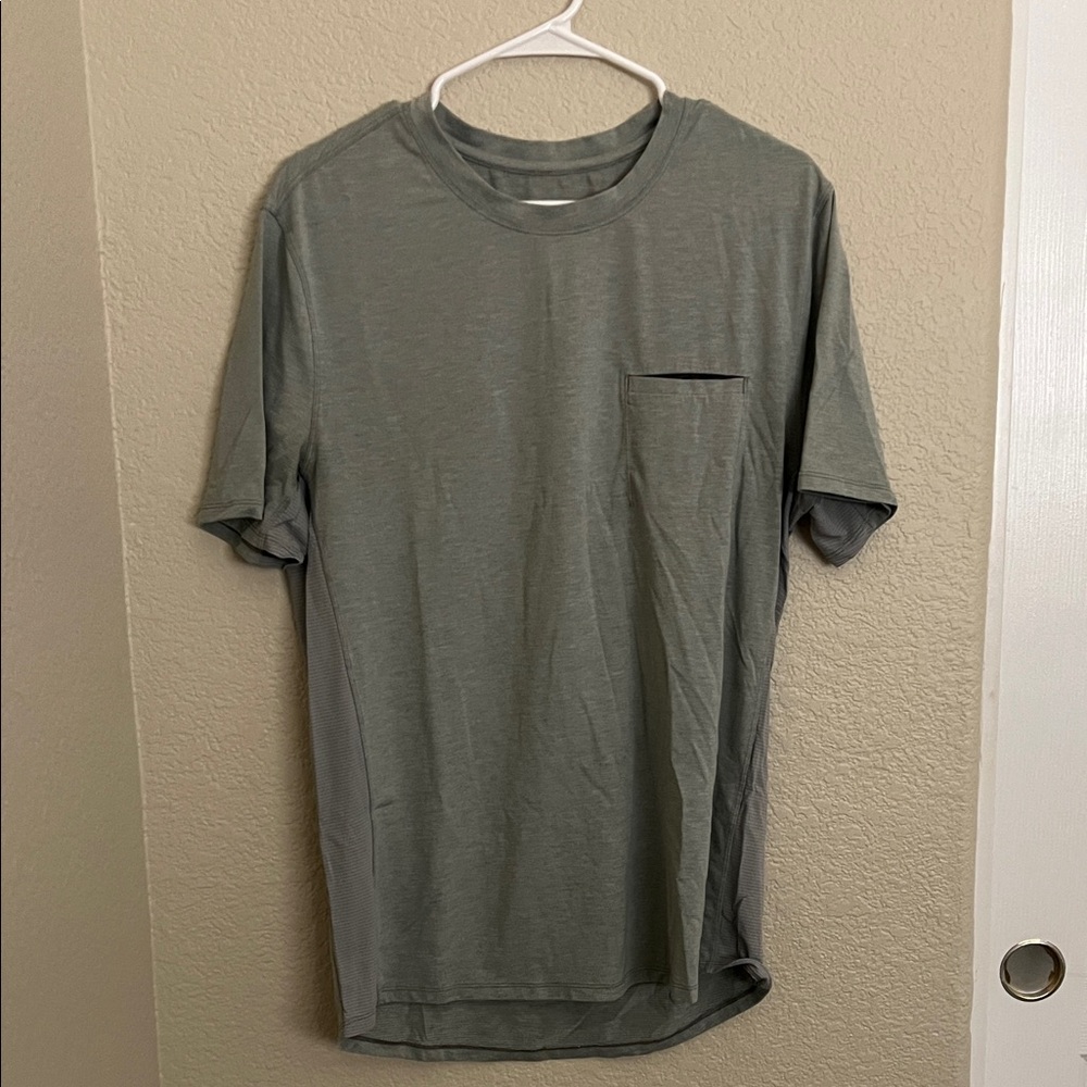 lululemon athletica Men's Short Sleeve Tee in Gray